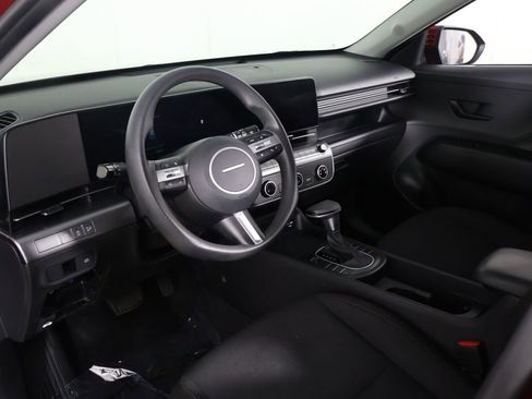 Used 2025 Hyundai Kona SE FWD image 24