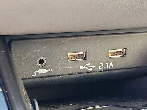 Used 2022 Subaru Outback Premium image 23