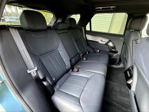 Used 2025 Land Rover Range Rover Sport SE image 27