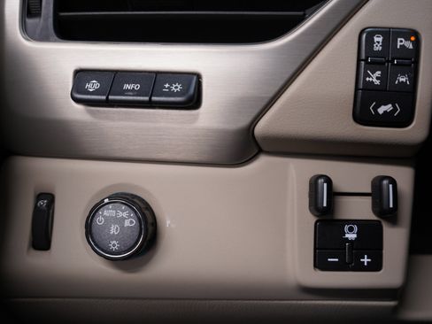 Used 2019 GMC Yukon XL Denali w/ Denali Ultimate Package image 13