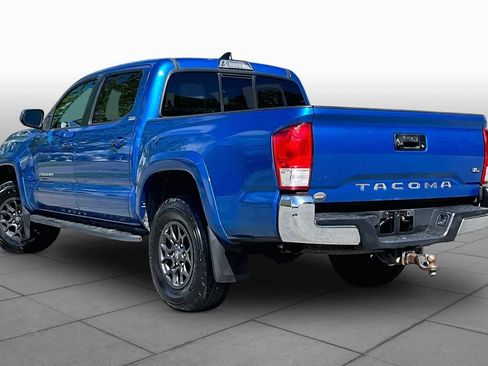 Used 2017 Toyota Tacoma SR5 RWD image 11