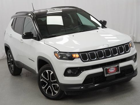 Certified 2023 Jeep Compass Limited image 11