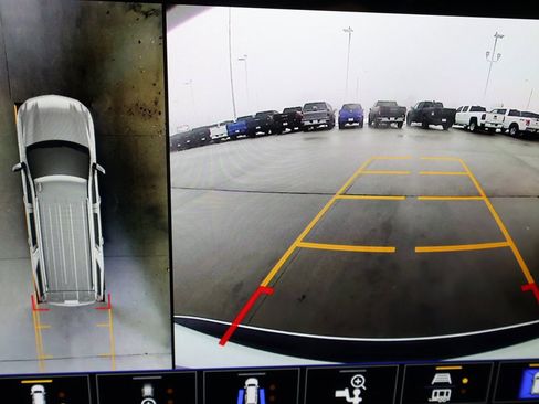 Used 2022 Chevrolet Tahoe Z71 w/ Luxury Package image 23