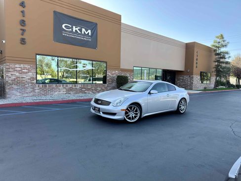 Used 2007 INFINITI G35 Coupe w/ Premium Pkg image 2