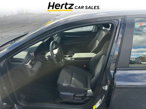 Used 2025 Toyota Camry LE image 7