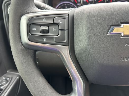Used 2022 Chevrolet Silverado 2500 Custom w/ Custom Value Package AWD/4WD image 18