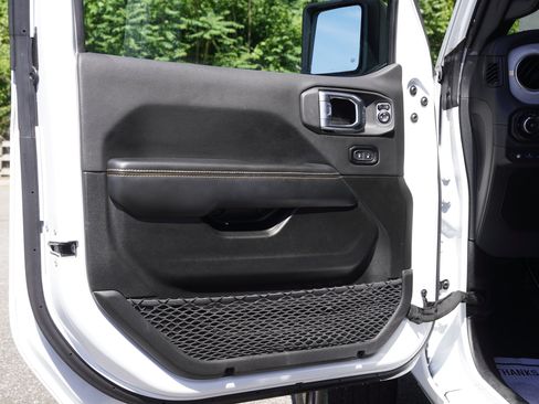 Used 2024 Jeep Wrangler Unlimited Sahara AWD/4WD image 12