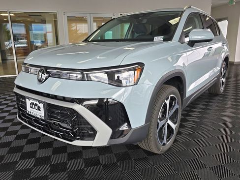 New 2025 Volkswagen Taos SEL image 8