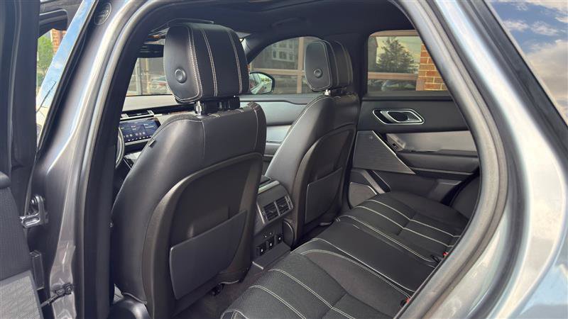 Used 2018 Land Rover Range Rover Velar R-Dynamic SE AWD/4WD image 19