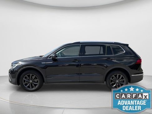 Used 2024 Volkswagen Tiguan SE FWD image 2