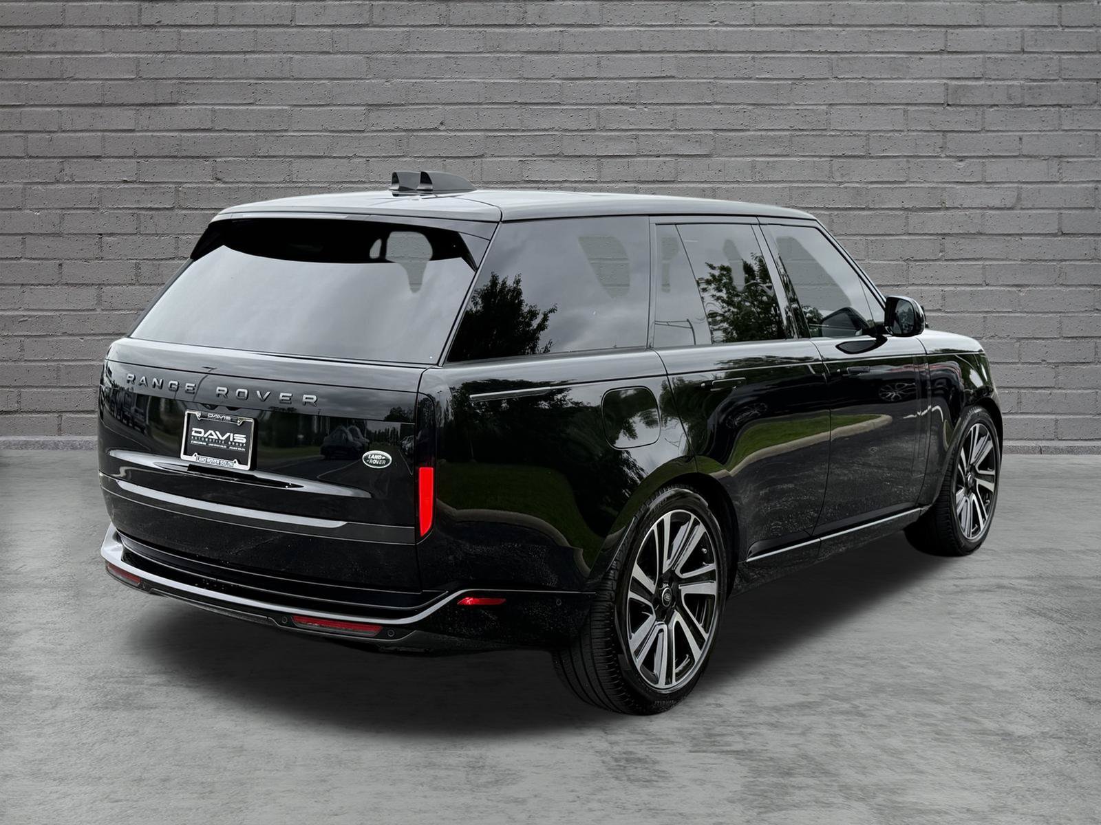 Used 2023 Land Rover Range Rover SE AWD/4WD image 8