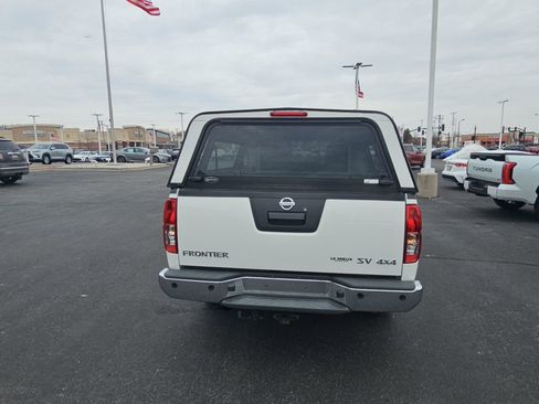 Used 2020 Nissan Frontier SV image 4