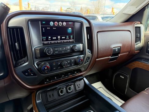 Used 2016 Chevrolet Silverado 1500 High Country w/ High Country Premium Package image 32