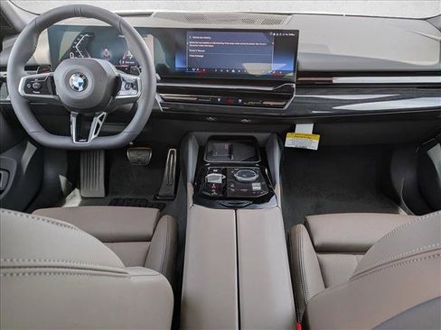 New 2026 BMW 530i xDrive AWD/4WD image 16