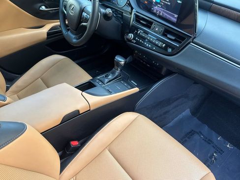 Used 2022 Lexus ES 300h w/ Premium Package image 14