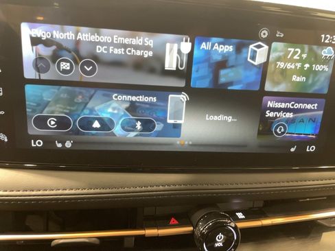 Used 2024 Nissan Ariya AWD image 23