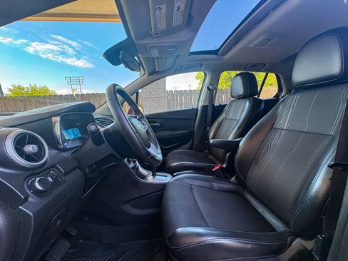 Used 2016 Chevrolet Trax LT w/ LT Sun and Sound Package AWD/4WD image 25