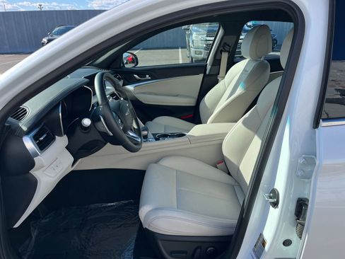 Used 2025 Genesis G70 2.5T image 27