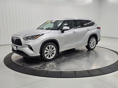 Used 2022 Toyota Highlander Limited AWD/4WD image 1