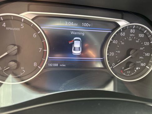 Used 2025 Nissan Sentra SV w/ All-Weather Package FWD image 4