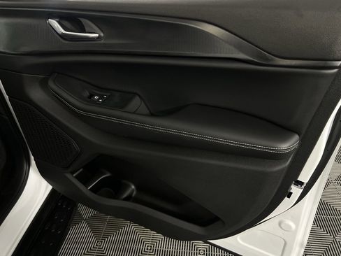 Certified 2024 Jeep Grand Cherokee L Altitude image 33