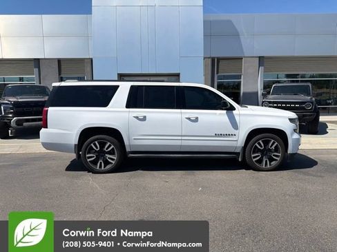 Used 2019 Chevrolet Suburban Premier w/ RST Edition AWD/4WD image 8