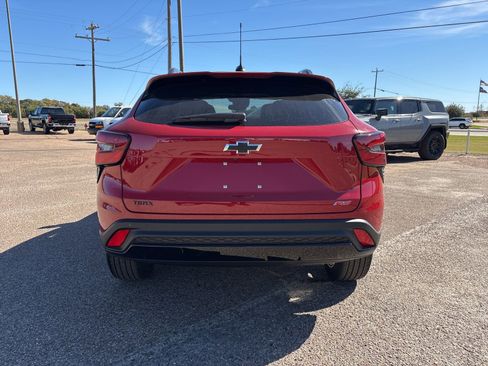 New 2026 Chevrolet Trax RS w/ Sunroof Package image 4