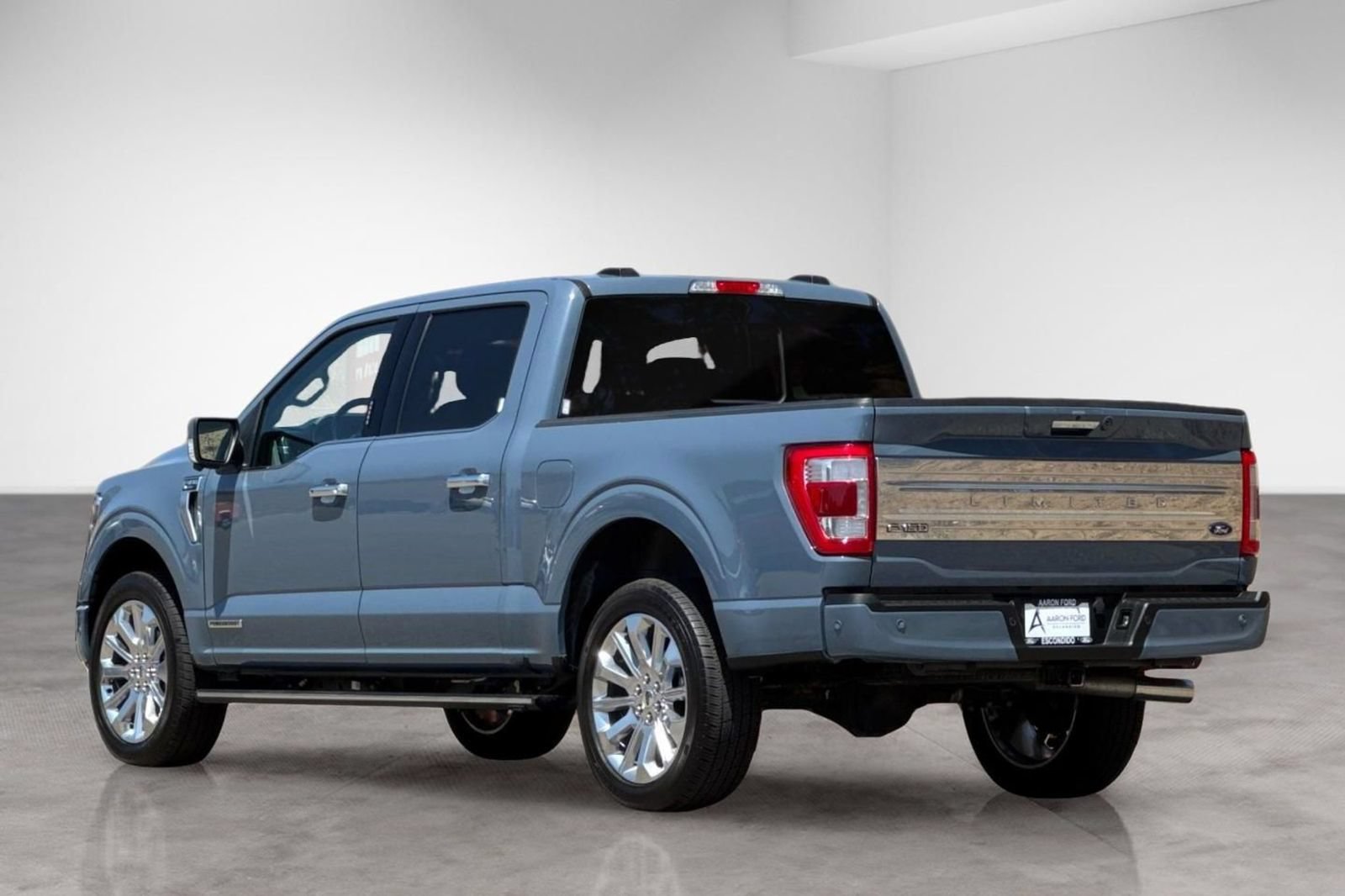 Used 2023 Ford F150 4x4 SuperCrew Hybrid image 3