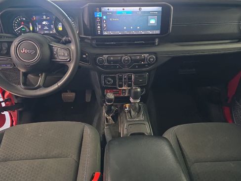 Used 2024 Jeep Wrangler Unlimited Rubicon 4xe AWD/4WD image 4