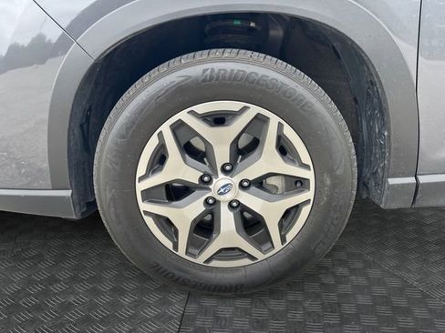 Used 2023 Subaru Forester Premium AWD/4WD image 9