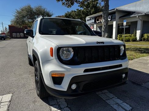 Used 2023 Jeep Renegade Altitude image 2
