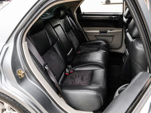 Used 2006 Chrysler 300 SRT8 w/ SRT Option Group II RWD image 35