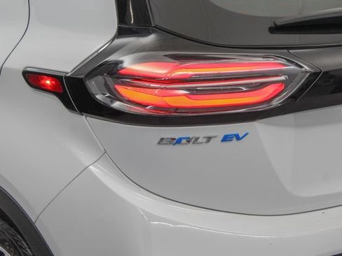 Used 2023 Chevrolet Bolt LT w/ Driver Confidence Package FWD image 7