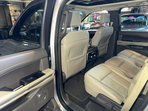 Used 2020 Ford Expedition XLT w/ Equipment Group 202A AWD/4WD image 73