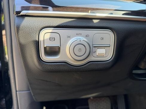 Certified 2025 Mercedes-Benz GLE 450e 4MATIC image 6