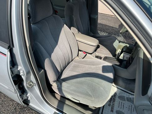 Used 2005 Chevrolet Malibu Classic FWD image 24