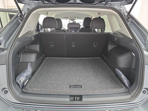 New 2026 Volkswagen Tiguan S FWD image 12