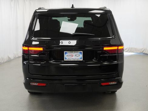 Used 2024 Jeep Wagoneer L Series II AWD/4WD image 42