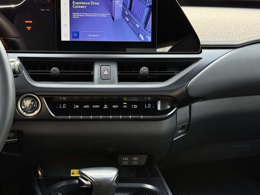 Used 2024 Lexus UX 250h F Sport AWD/4WD image 18