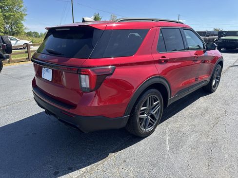 Certified 2025 Ford Explorer ST-Line w/ Premium Package RWD image 5