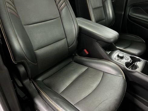 Certified 2023 GMC Terrain AT4 w/ Infotainment Package II AWD/4WD image 28
