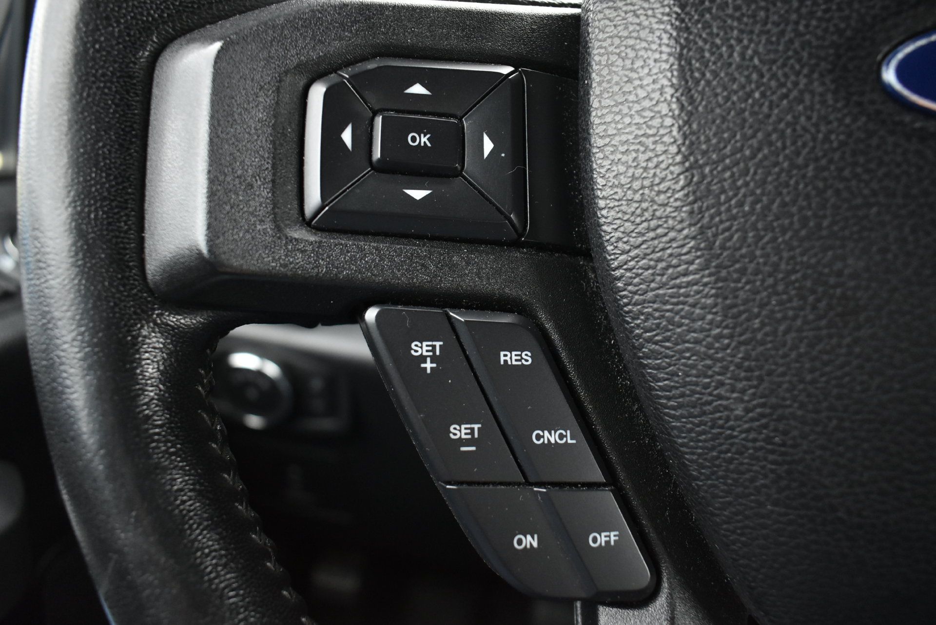 Used 2017 Ford F150 XLT w/ Equipment Group 302A Luxury AWD/4WD image 18
