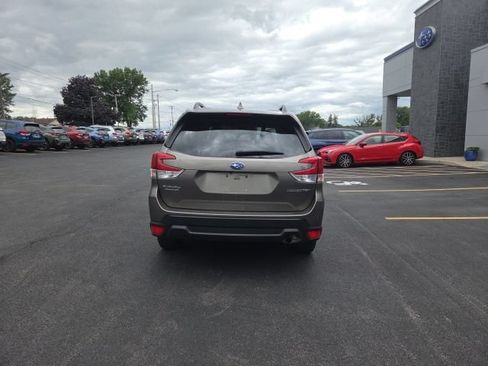 Used 2019 Subaru Forester Premium w/ All-Weather Package AWD/4WD image 6