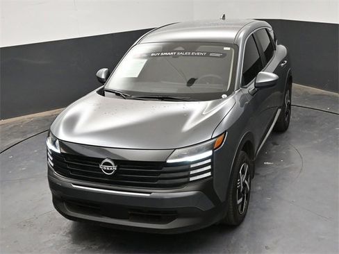 Certified 2025 Nissan Kicks SV w/ Charging Package image 23