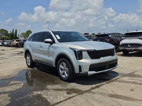 New 2026 Kia Sorento LX FWD image 2