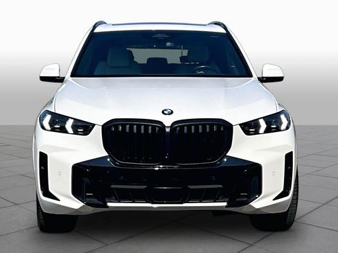 Used 2024 BMW X5 xDrive40i w/ M Sport Package AWD/4WD image 3