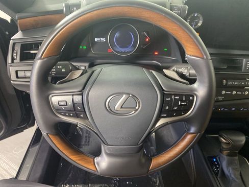 Certified 2025 Lexus ES 350 w/ Accessory Package (Z2) image 15