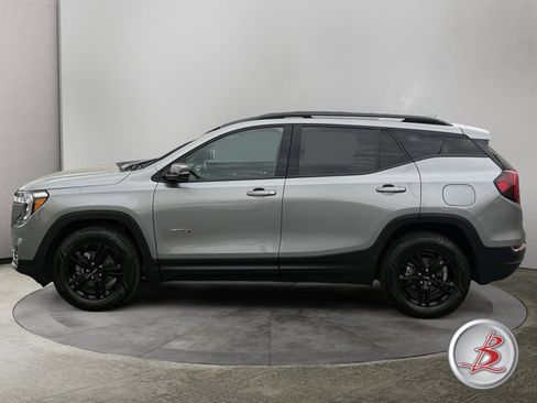Used 2023 GMC Terrain AT4 AWD/4WD image 4