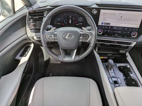Used 2025 Lexus RX 350 Premium FWD image 17