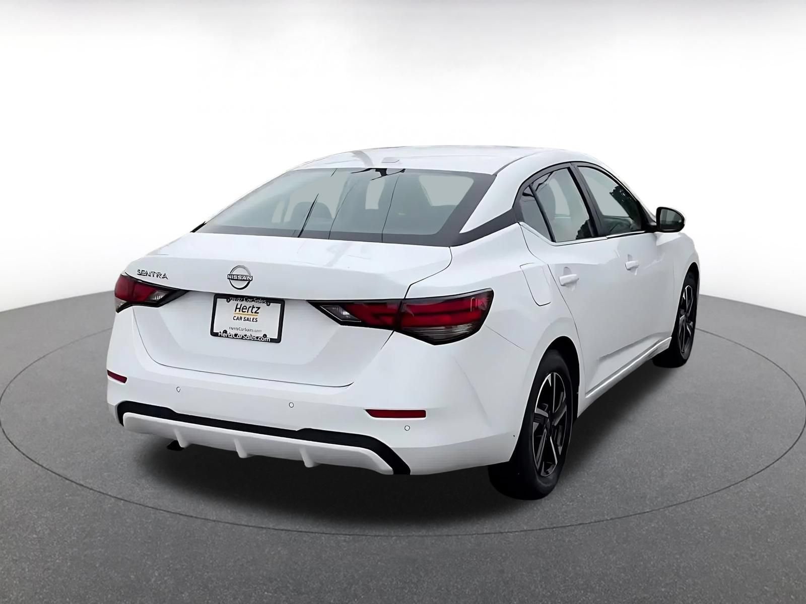 Used 2025 Nissan Sentra SV FWD image 14